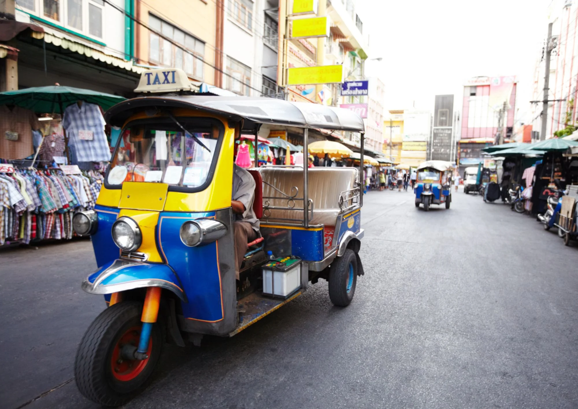 Tuk-Tuk auf den Straßen von Bangkok