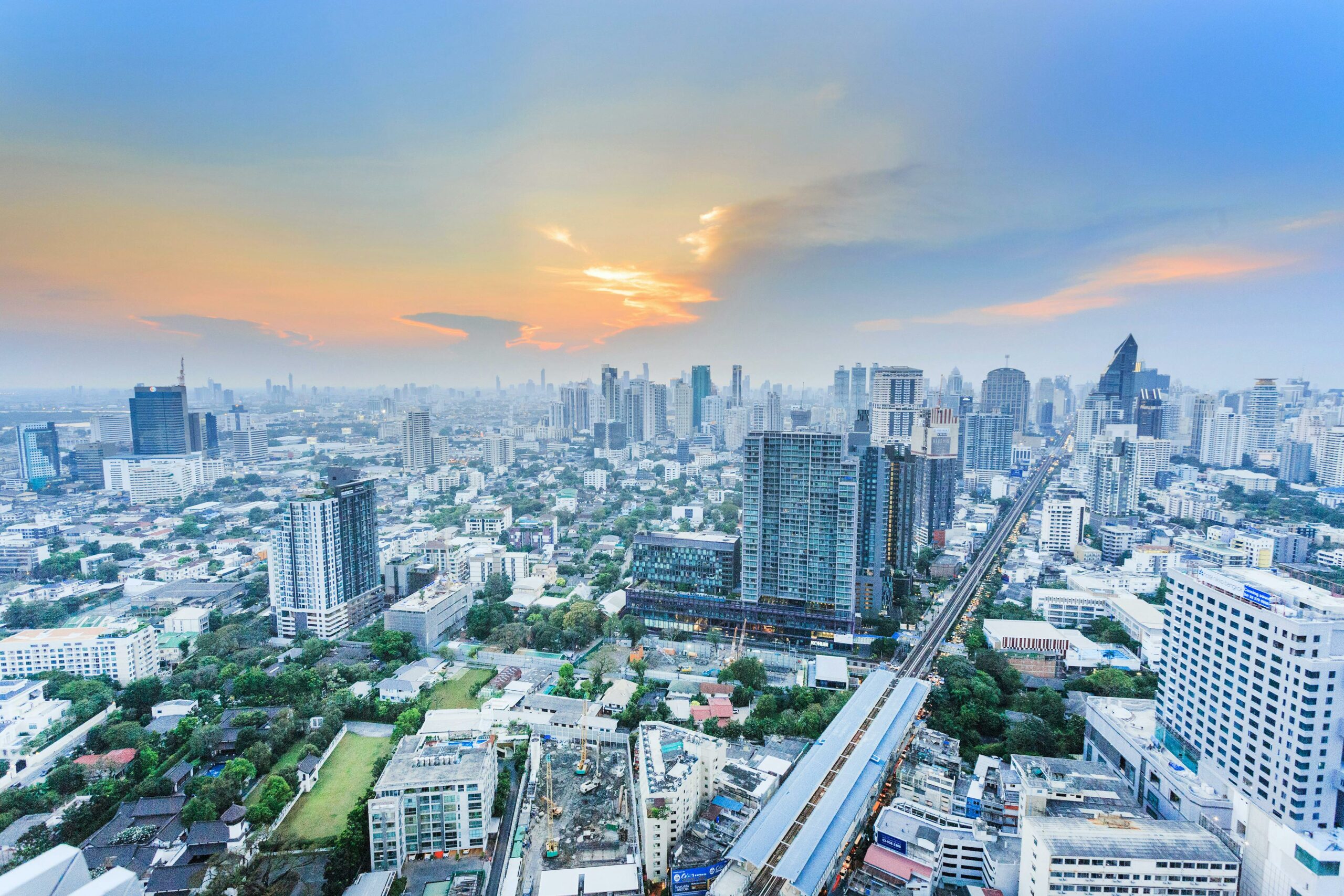 Aussicht von der Lebua Sky Bar, ikonisches Highlight in Bangkok.
