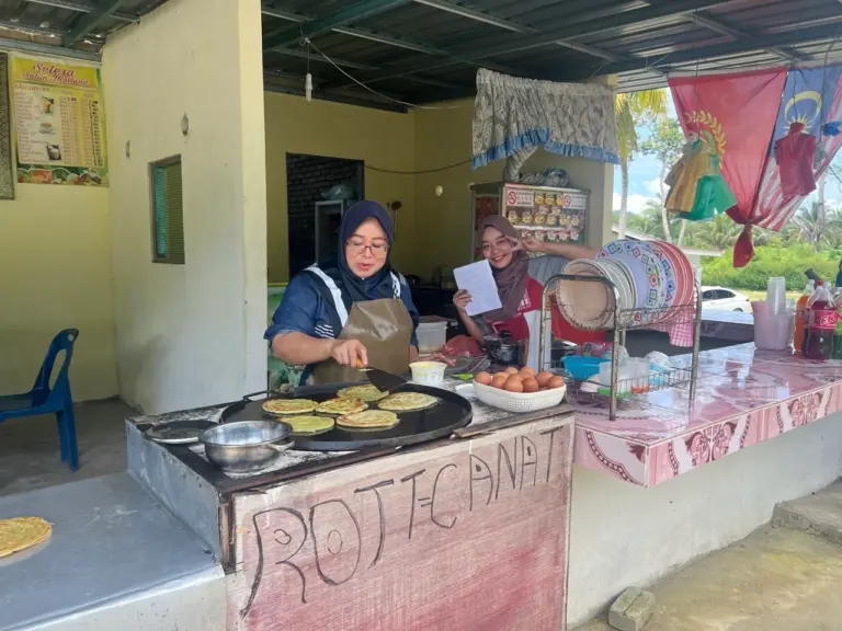 Ein Streetfood Stand mit malaysischen Roti, dem beliebtesten Frühstücks Gericht in Malaysia.