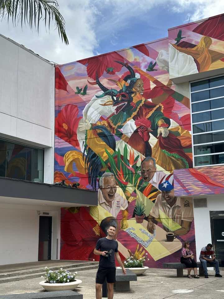 Buntes Graffiti am Flughafen von San Juan – der Puerto-Rico-Vibe beginnt direkt nach der Landung