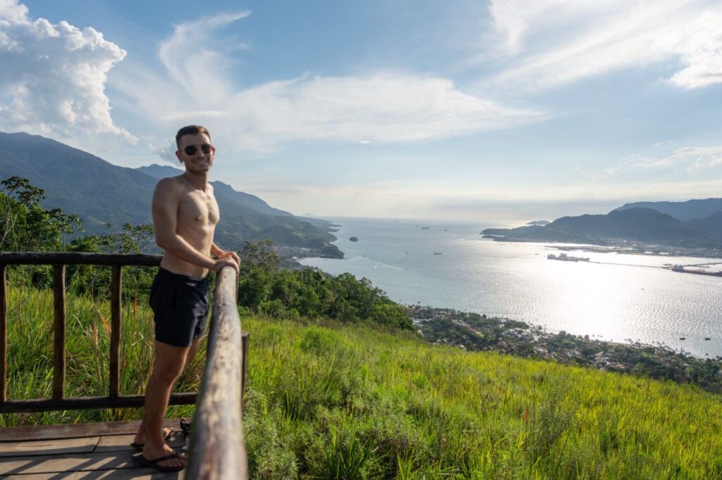 Aussichtspunkt mit Meerblick auf Ilhabela