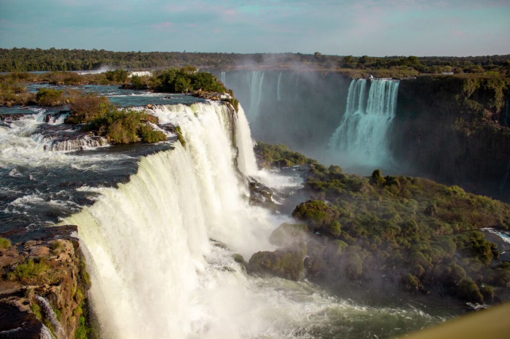 A stunning view of the Iguazu Falls showcasing cascading waters in Paraná, Brazil.