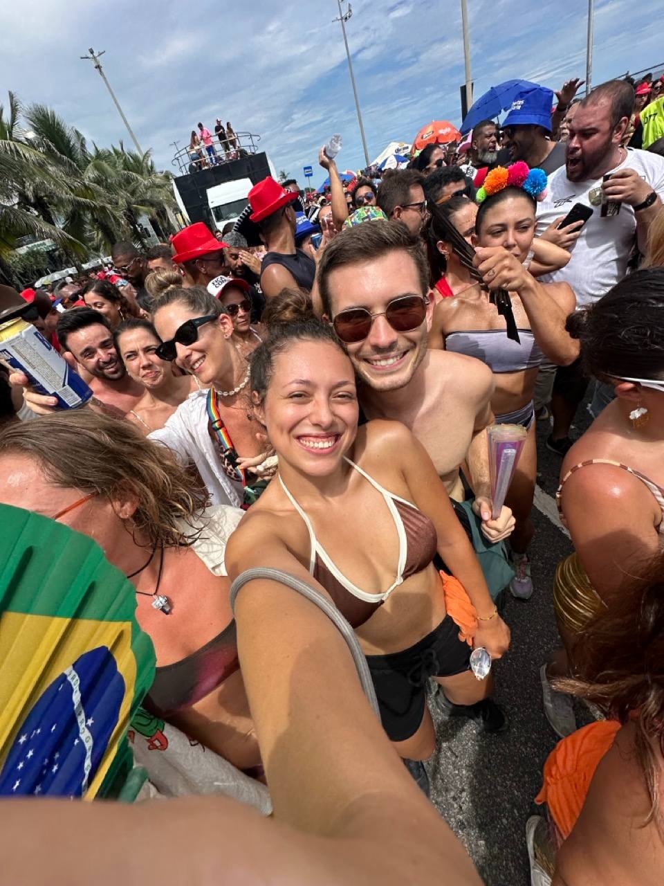 Beim Straßenkarneval in Rio de Janeiro