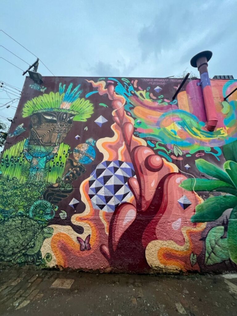 Bunte Streetart im Beco do Batman in Vila Madalena, São Paulo