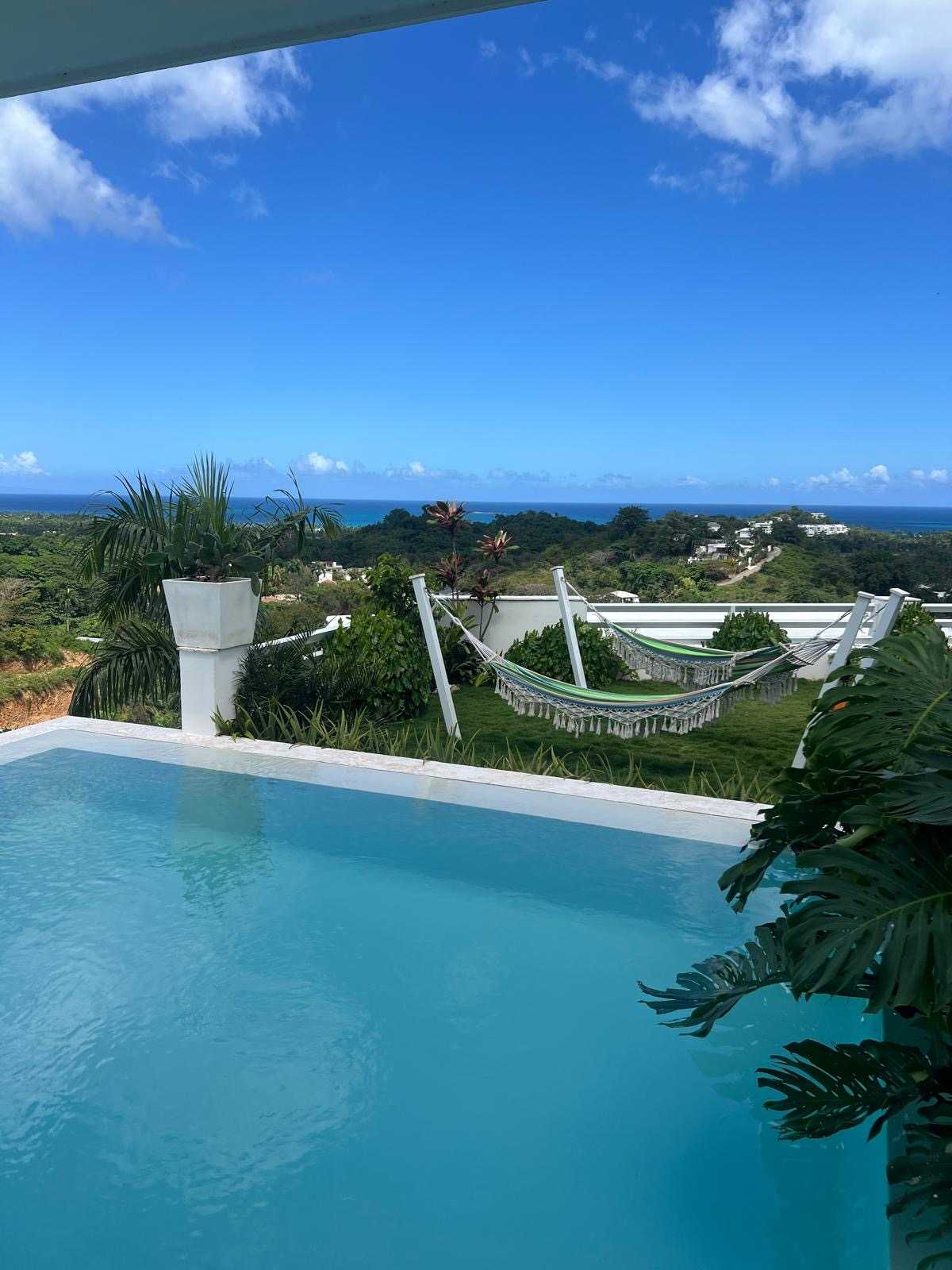 Infinity Pool mit Meerblick in unserer Villa über Las Terrenas auf Samaná