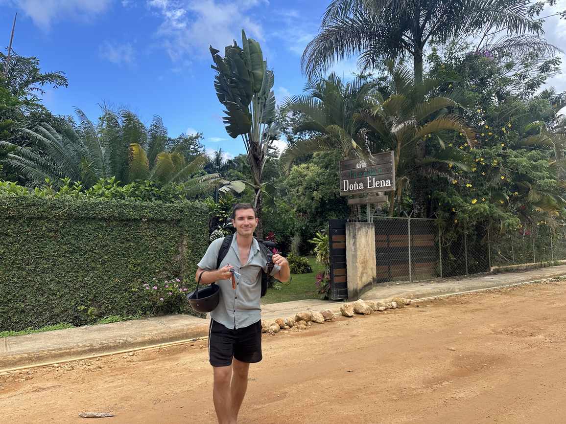 Samaná Sehenswürdigkeiten: Einfahrt zur Doña Elena Coffee Farm mit Schild