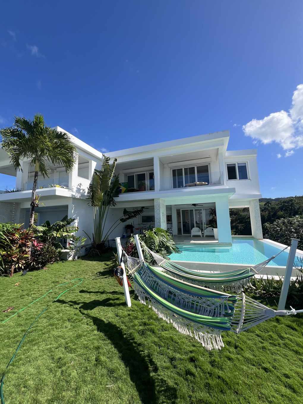 Unsere Villa mit Pool und Hängematte auf dem Hügel über Las Terrenas